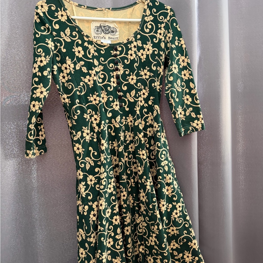 Effie's Heart Elegant Green and Gold Floral Dress